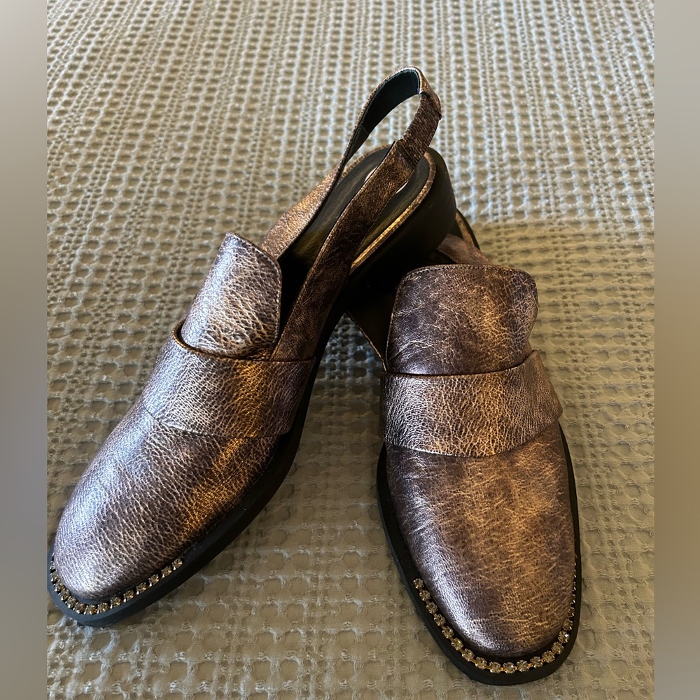 NWOT Free People Abbey Road sling back loafer style metallic color shoes.  Sz 11 - Picture 5 of 11